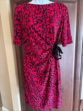 Just...Taylor Red and Black Abstract Tie-Side Midi Dress